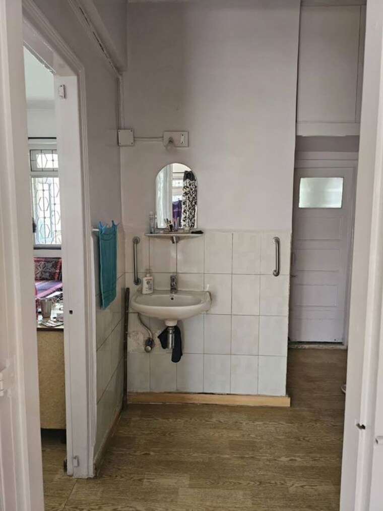 Bathroom, ashirwad-chs-andheri-west 2 Bedroom 800 Sq.Ft. Apartment In Versova Mumbai 10429362