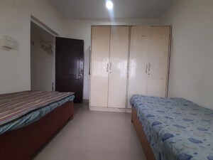 Room in 2 BHK Apartment at Royal Palms Diamond Isle Phase I, Goregaon East – for Rent