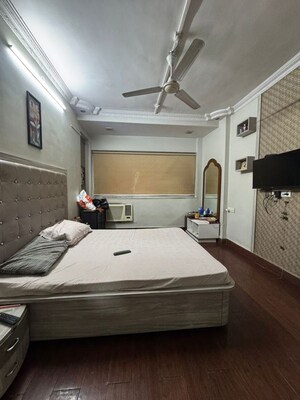 Bedroom in 3 BHK Apartment at Chembur – for Rent