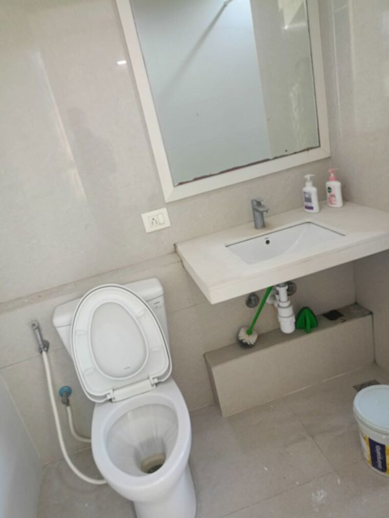 Bathroom, hiranandani-club-meadows 3 Bedroom 1850 Sq.Ft. Apartment In Bannerghatta Bangalore 10429500