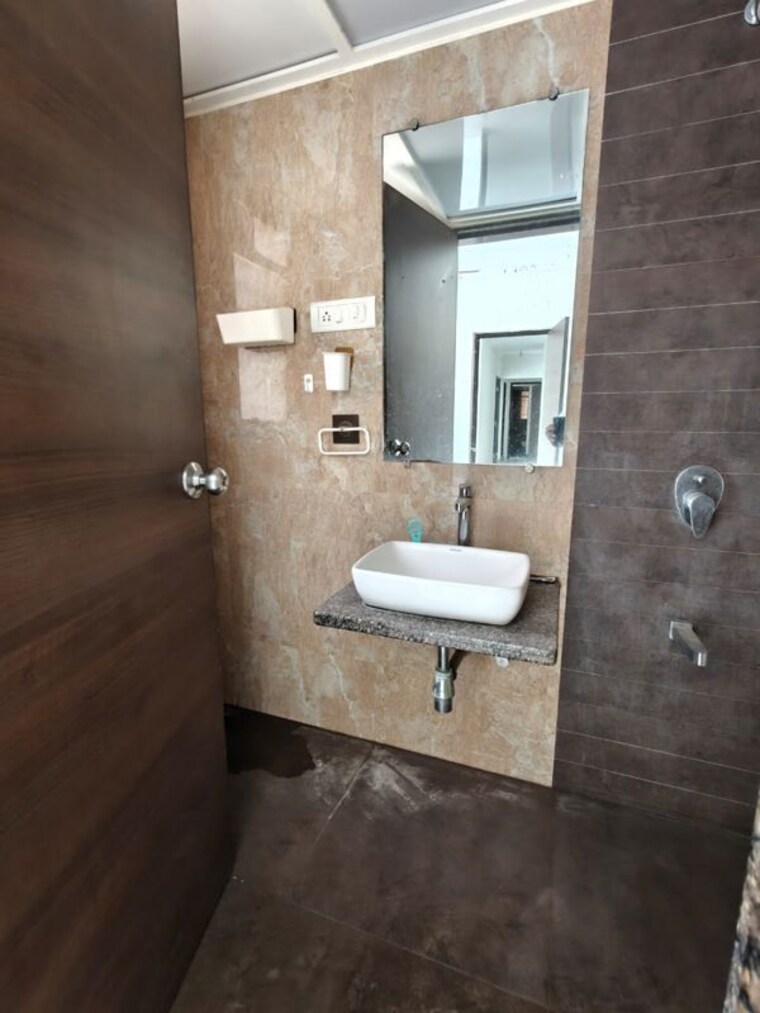 Bathroom, veena-serenity 3 Bedroom 810 Sq.Ft. Apartment In Chembur Mumbai 10429504