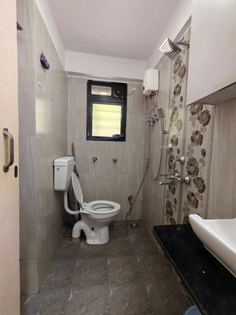 Bathroom, vaibhavlaxmi-stella-sapphire 3 Bedroom 1050 Sq.Ft. Apartment In Chembur Mumbai 10429514