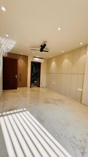 Room in 3.5 BHK Builder Floor at Anant Raj The Estate Floors, Sector 63a – for Sale