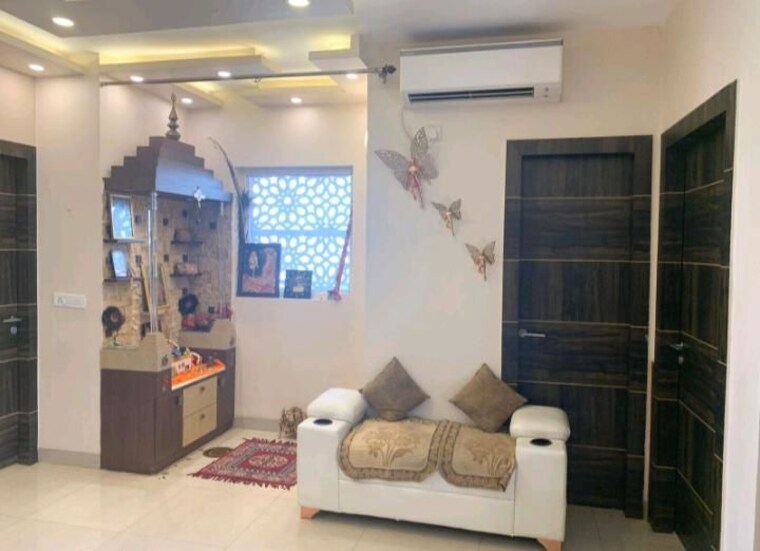 Living Room, emaar-gurgaon-greens 3.5 Bedroom 1650 Sq.Ft. Apartment In Sector 102 Gurgaon 10429499
