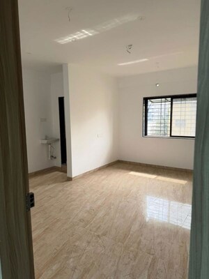 Room in  Office Space at Kamgar Putala Vasahat – for Rent