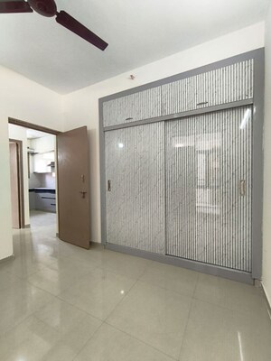 2 BHK Apartment For Rent in Zara Rossa, Sector 112