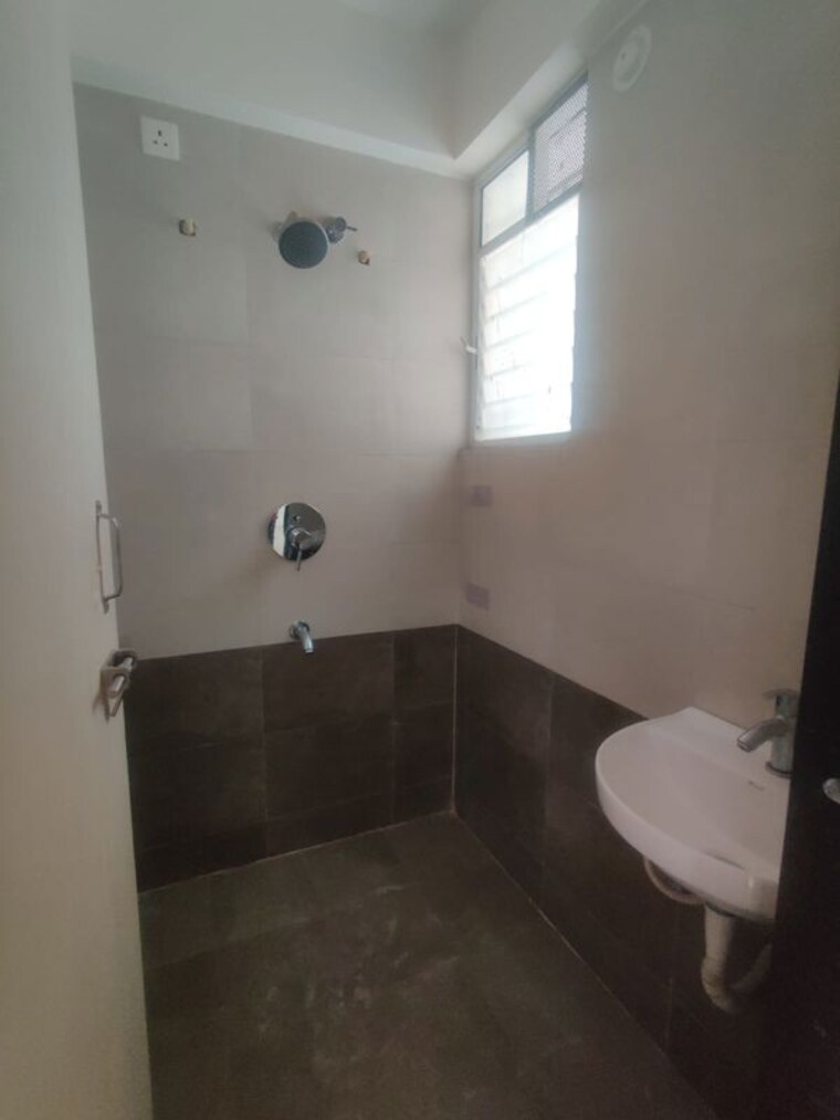 Bathroom, dk-aadrika 1 Bedroom 600 Sq.Ft. Apartment In Vadgaon Budruk Pune 10429545