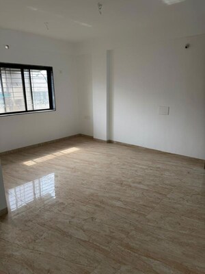 Room in  Office Space at Kamgar Putala Vasahat – for Rent