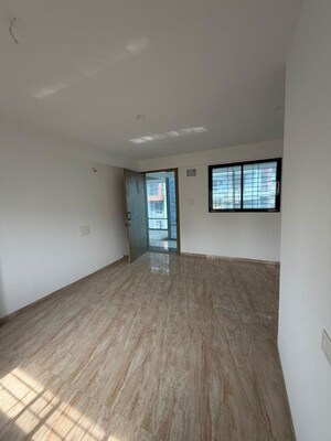 Room in  Office Space at Kamgar Putala Vasahat – for Rent