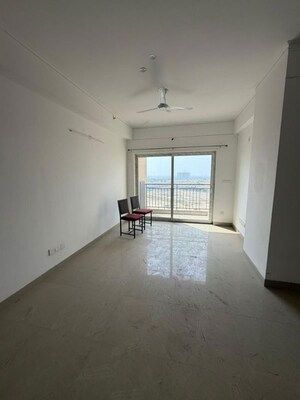 Room in 2 BHK Apartment at ATS Allure, Sector 22d Yamuna Expressway – for Sale