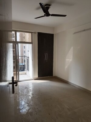 Room in 3 BHK Apartment at Nirala Aspire, Sector 16 Greater Noida – for Rent