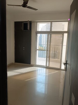 Room in 2.5 BHK Apartment at Nirala Aspire, Sector 16 Greater Noida – for Rent