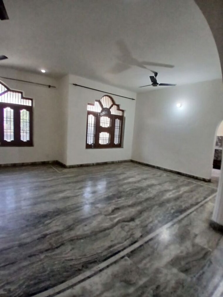 Room, dal bazar 3 Bedroom 1800 Sq.Ft. Independent House In Dal Bazar Ludhiana 10429646