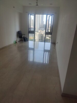 Room in 2.5 BHK Apartment at Lodha Parkside, Worli – for Rent