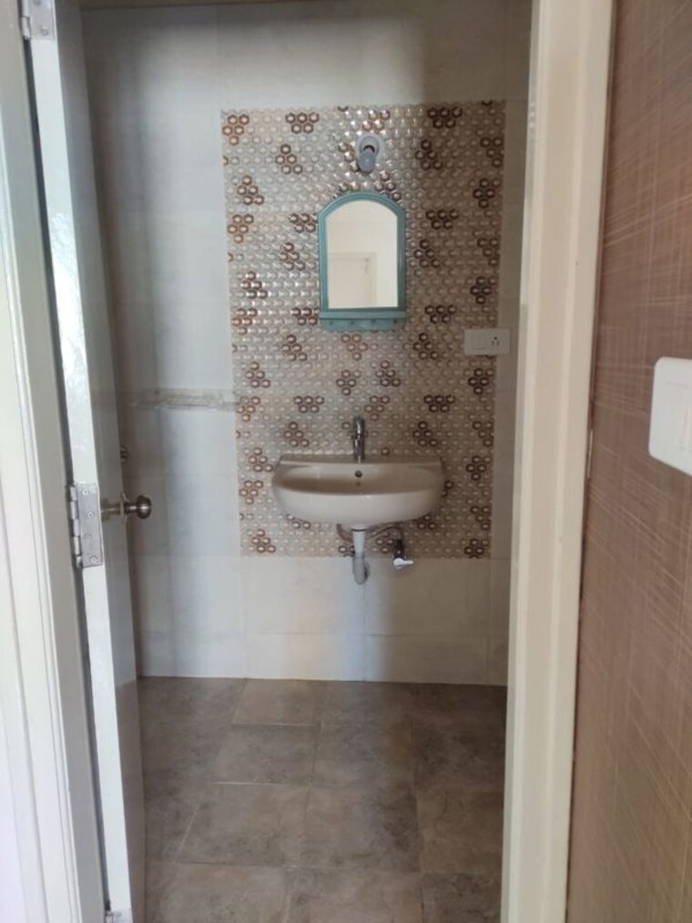Bathroom, g-m-reddys-royale-apartments 3 Bedroom 1410 Sq.Ft. Apartment In Bellandur Bangalore 10387259