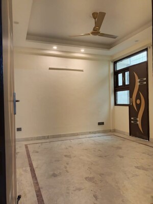 Room in 1 BHK Builder Floor at Saket – for Rent
