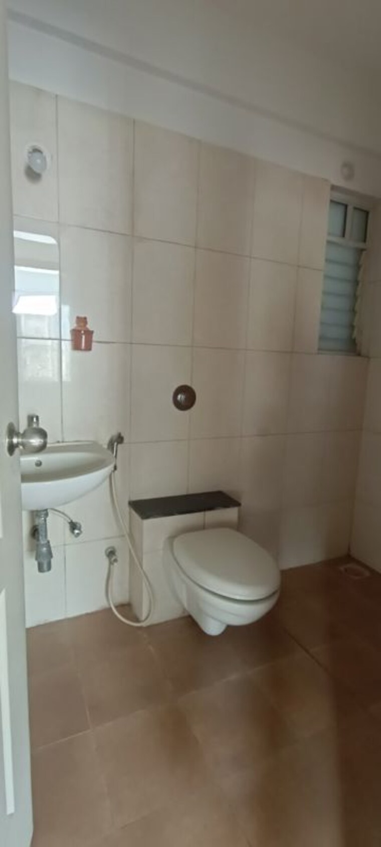 Bathroom, green-groves-apartment 2 Bedroom 900 Sq.Ft. Apartment In Wagholi Pune 10429667