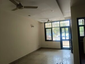 Room in 3 BHK Builder Floor at Unitech Singleton Floors South City, Sector 50 – for Rent