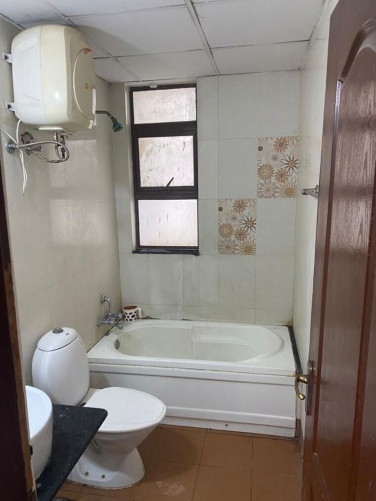 Bathroom, vipul-lavanya 2 Bedroom 900 Sq.Ft. Apartment In Sector 81 Gurgaon 10429744