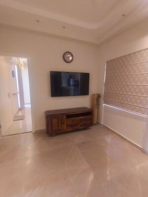 Furnished Amenities in 3 BHK Apartment at Mapsko Mount Ville, Sector 79 – for Rent