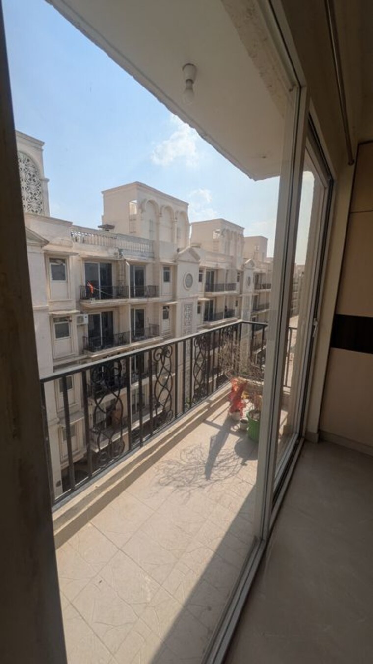 Balcony, signature-global-park 3 Bedroom 1440 Sq.Ft. Apartment In Sohna Sector 36 Gurgaon 10429764