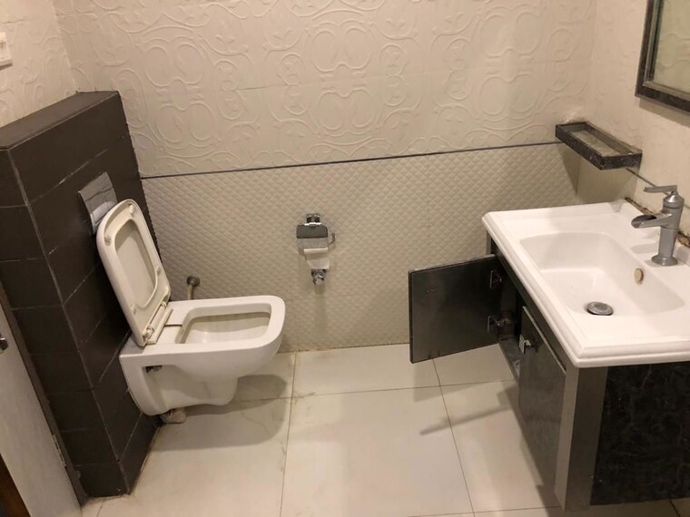 Bathroom, model town 2 Bedroom 1500 Sq.Ft. Independent House In Model Town Ludhiana 10429773