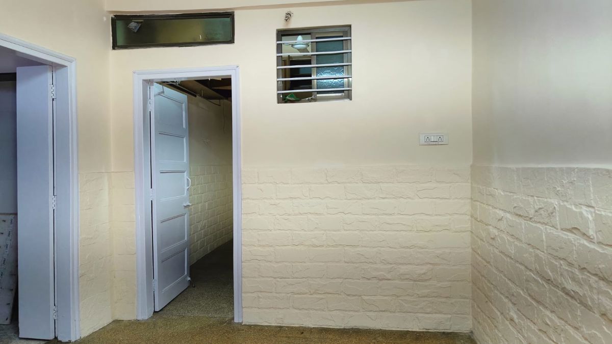 1 BHK 350 Sq.Ft. Apartment in Ashirwad CHS Santacruz East