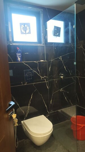 Furnished Amenities in 3 BHK Builder Floor at New Rajinder Nagar – for Sale
