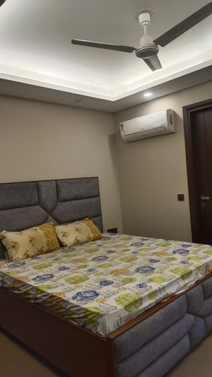 Bedroom in 3 BHK Builder Floor at New Rajinder Nagar – for Sale