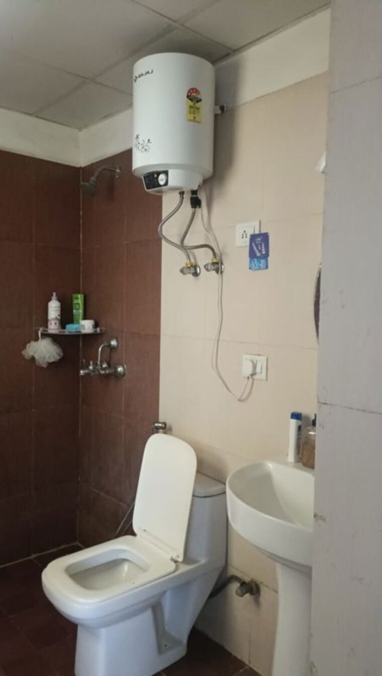 Bathroom, aims-golf-avenue-i 2 Bedroom 1350 Sq.Ft. Apartment In Sector 75 Noida 10429811