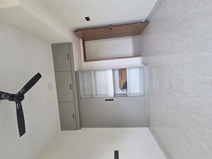 Room in 2 BHK Apartment at Goregaon West – for Rent
