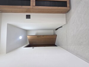 Furnished Amenities in 2 BHK Apartment at Goregaon West – for Rent