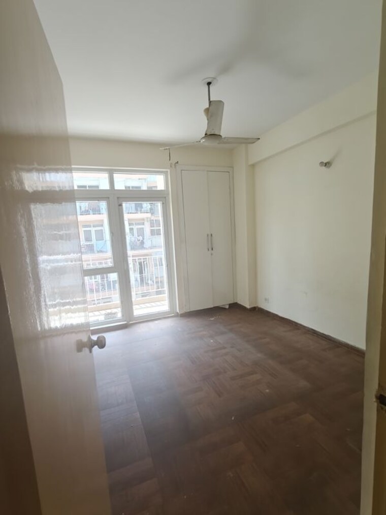 Room, klj-espana 3 Bedroom 1305 Sq.Ft. Builder Floor In Sector 77 Faridabad 10429809