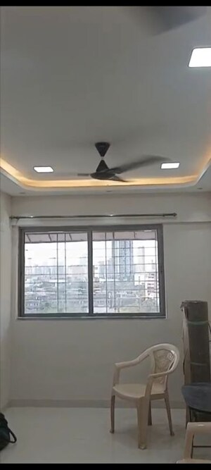 Room in 1.5 BHK Apartment at Parel – for Rent