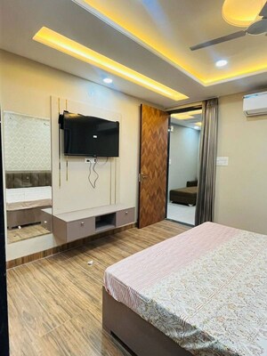 Room in 1 BHK Builder Floor at Saket – for Rent