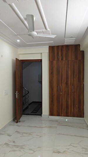 Room in 2 BHK Builder Floor at Chattarpur – for Rent