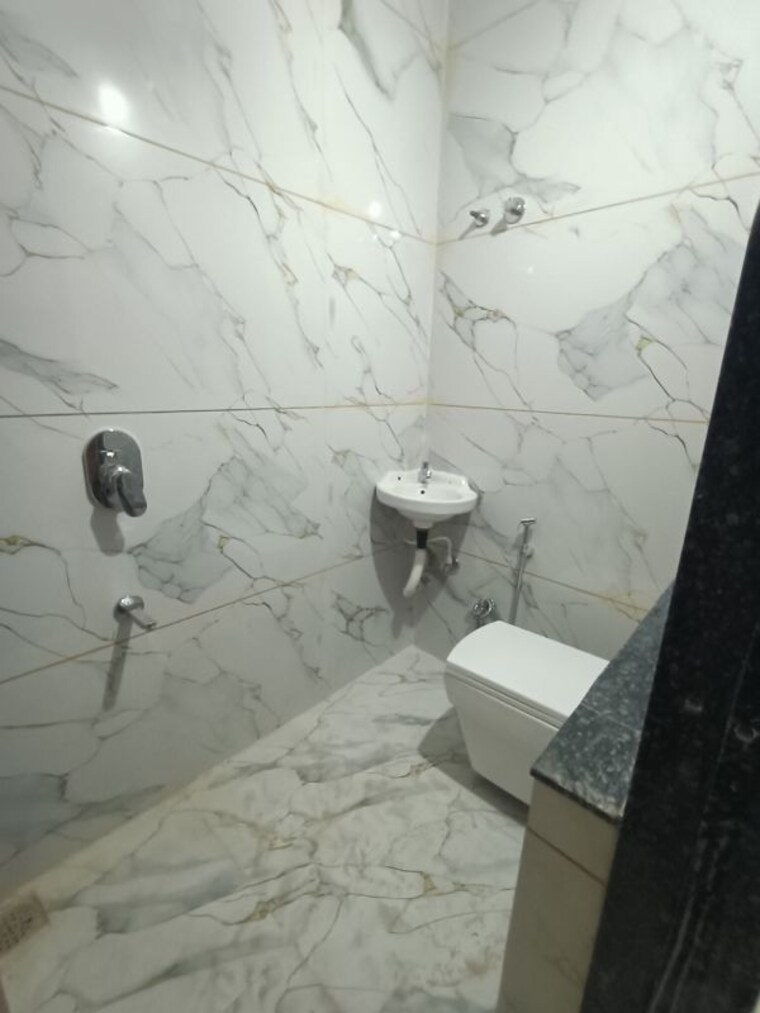 Bathroom, anurag nagar 1 RK 150 Sq.Ft. Builder Floor In Anurag Nagar Indore 10429847