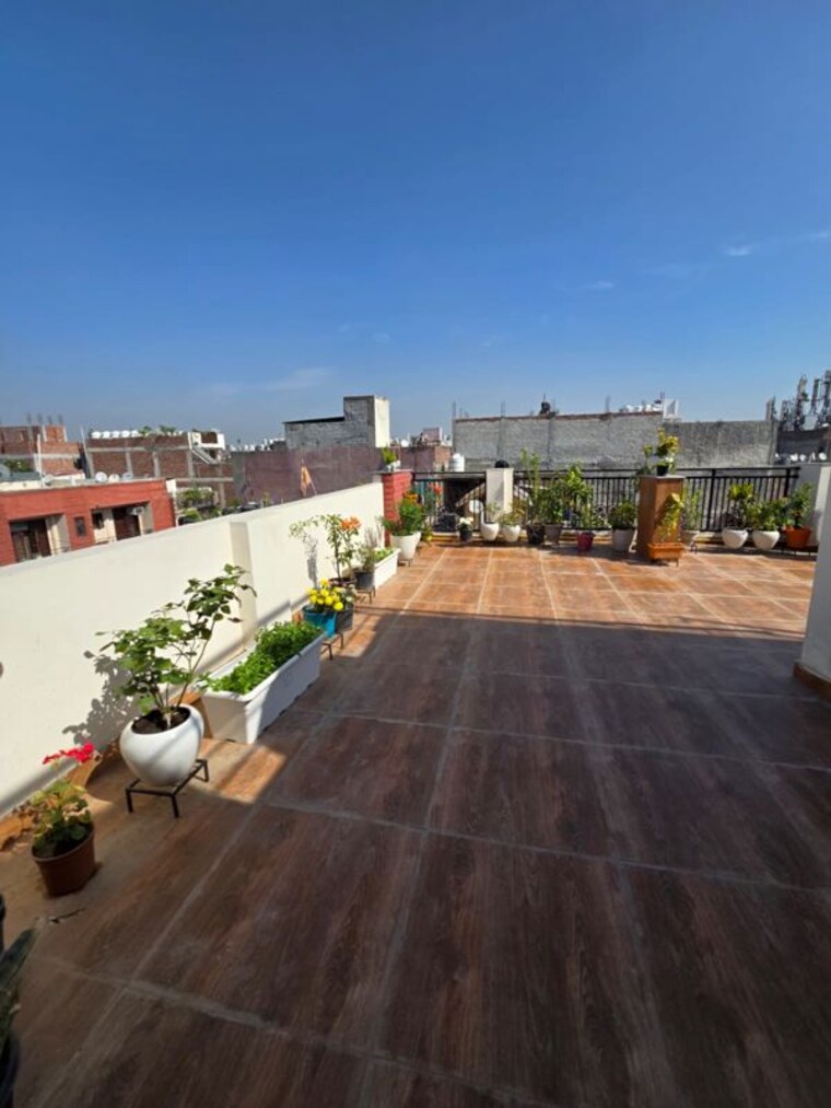 Swimming Pool, chattarpur 1 Bedroom 450 Sq.Ft. Builder Floor In Chattarpur Delhi 10429849