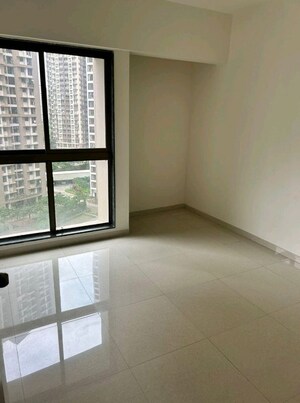 Room in 2.5 BHK Apartment at Runwal Eirene, Balkum Pada – for Rent