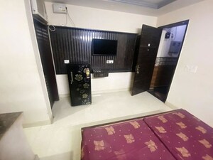 1 RK Builder Floor For Rent in Dlf City Phase 3