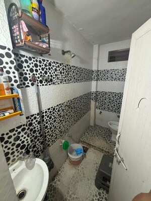 Team Area in 2 BHK Apartment at Satellite – for Rent