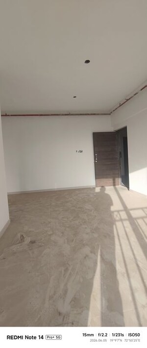 Room in 2 BHK Apartment at Gulmohar CHS Goregaon, Goregaon West – for Sale