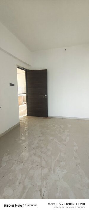 Room in 2 BHK Apartment at Gulmohar CHS Goregaon, Goregaon West – for Sale