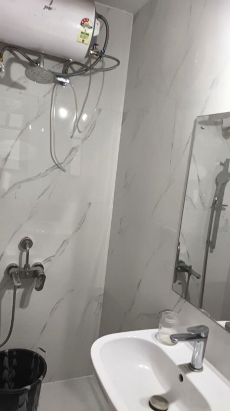 Bathroom, devi-savitri-apartments 2 Bedroom 1200 Sq.Ft. Apartment In Law College Road Pune 10429898