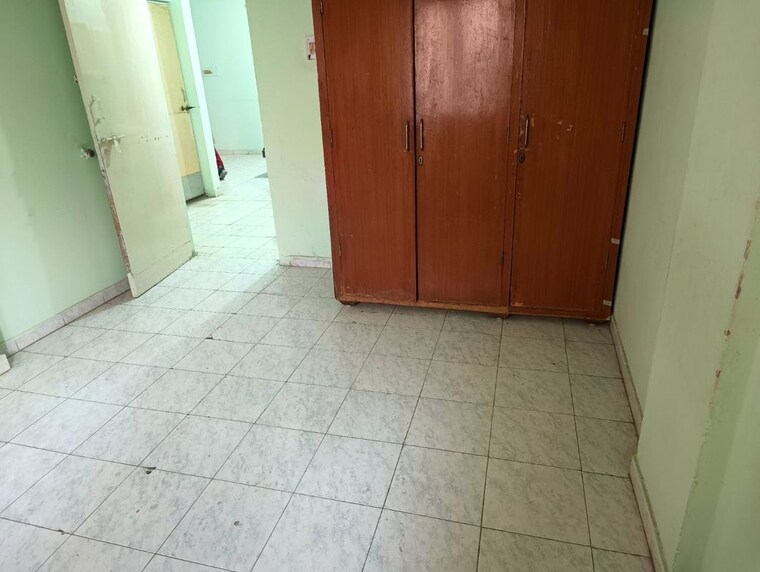 Room, satellite 2 Bedroom 250 Sq.Ft. Apartment In Satellite Ahmedabad 10429908