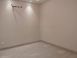 Room in 2 BHK Builder Floor at Jungpura Extension – for Rent