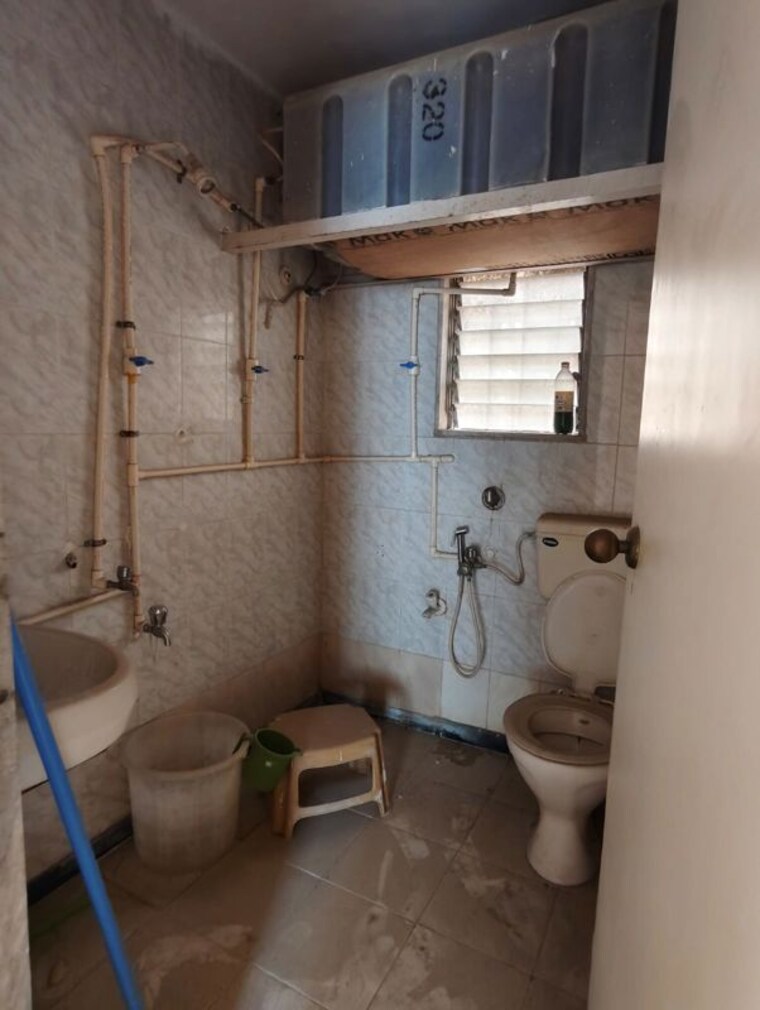 Bathroom, arpan-darpan-chs 2 Bedroom 890 Sq.Ft. Apartment In Goregaon East Mumbai 10429945
