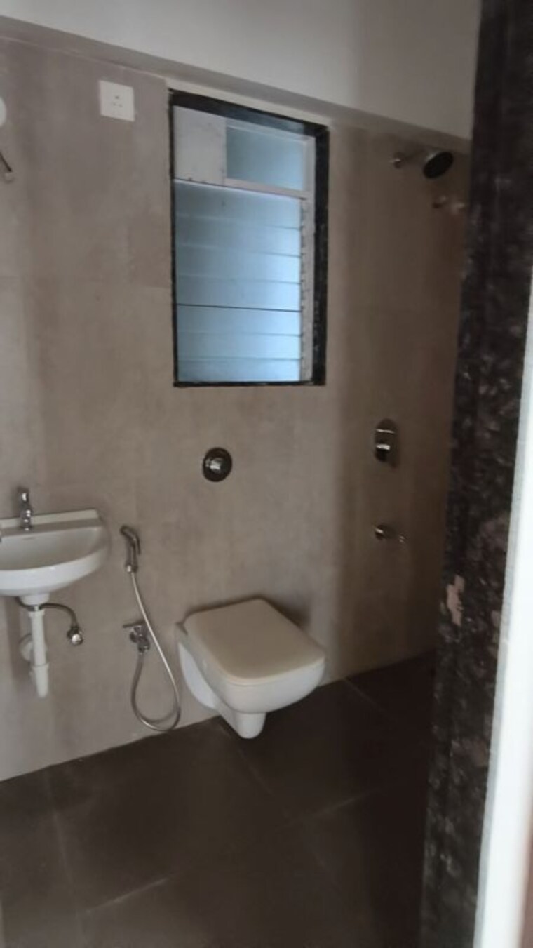 Bathroom, triumph-omkareshwar-chs 2 Bedroom 550 Sq.Ft. Apartment In Borivali East Mumbai 10429999