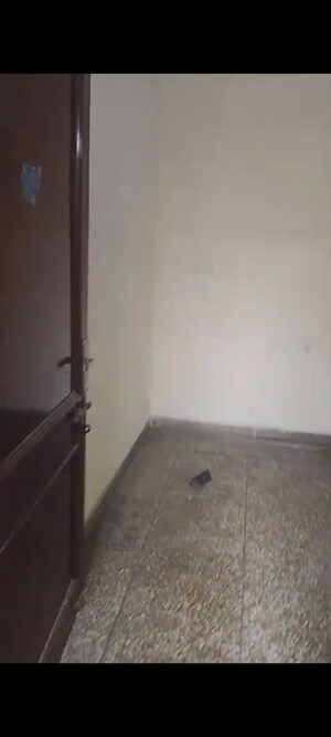 Bathroom in 1 BHK Builder Floor at Rohini Sector 8 – for Rent