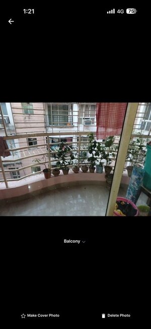 Swimming Pool in 2 BHK Apartment at Jain Dream Excellency, Rajarhat – for Rent